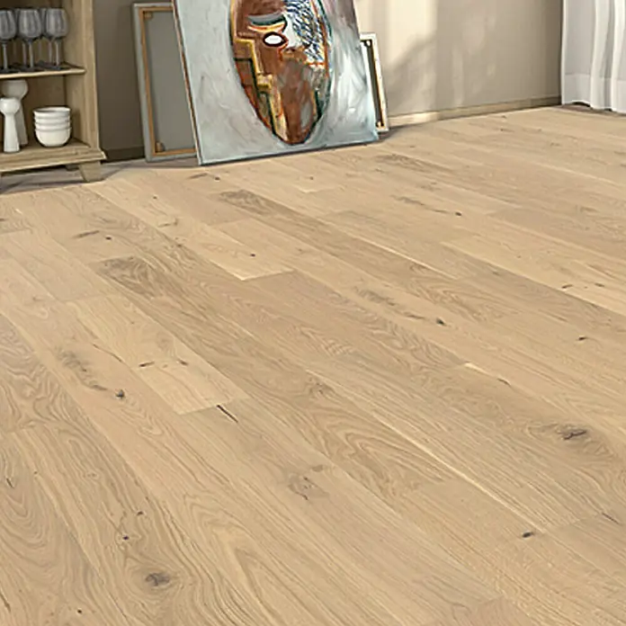 Living by Haro Parkettmuster Eiche Weiß strukturiert - 290 x 180 x 12 mm, Landhausdiele - Nahaufnahme eines Holzfußbodens mit Maserung, der einen warmen, einladenden Raum schafft.
