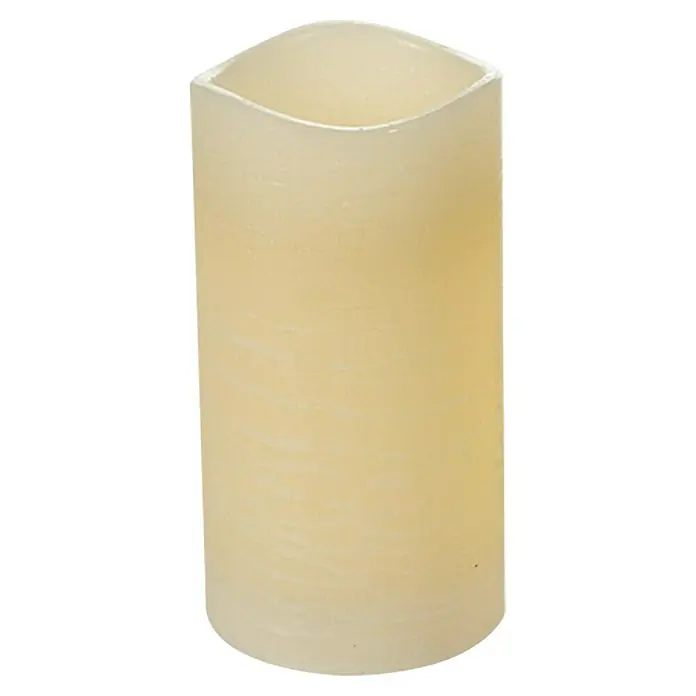 Flower Power LED-Kerze MAGNA - Creme, Höhe: 14 cm, Durchmesser: 7,5 cm, Echtwachs - Nahaufnahme einer elfenbeinfarbenen, flammenlosen Stumpenkerze mit quadratischem Design und abgerundeten Kanten für dekorative Zwecke.