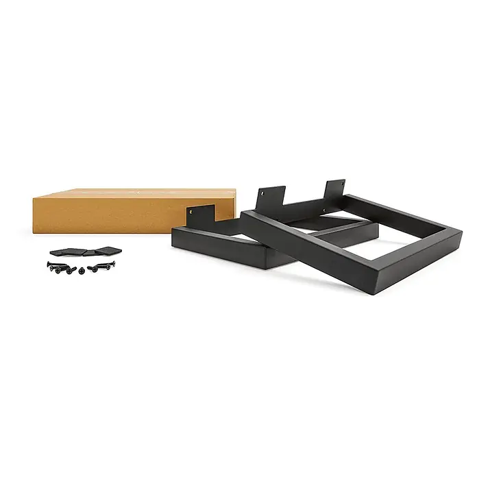 HEVVA Möbelfuß-Set GRAZ - L x B x H: 45 x 3 x 20 cm, Metall, 2 Stk. - Zwei schwarze Metall-Möbelfußgestelle mit Befestigungslaschen, Schrauben und Schutzpolstern, neben einem braunen Karton.