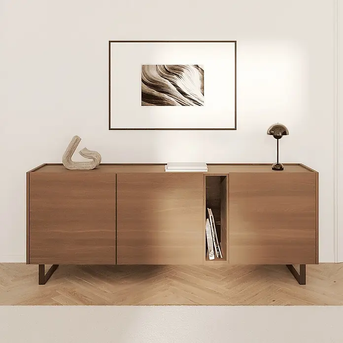 HEVVA Möbelfuß-Set LUXEMBURG - L x B x H: 35 x 4 x 15 cm, Metall, 2 Stk. - Modernes Sideboard aus braunem Holz mit Dekoartikeln und Büchern im offenen Fach, in einem Wohnzimmer.