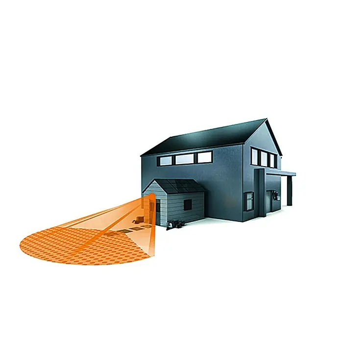 Steinel Sensor de movimiento IS 1 - Alcance sensor: 10 m, Blanco, Ángulo de detección sensor: 120 °, L x An x Al: 120 x 80 x 50 mm - Ilustración de una casa moderna con un área naranja que presumiblemente muestra el alcance de detección de un detector de movimiento.