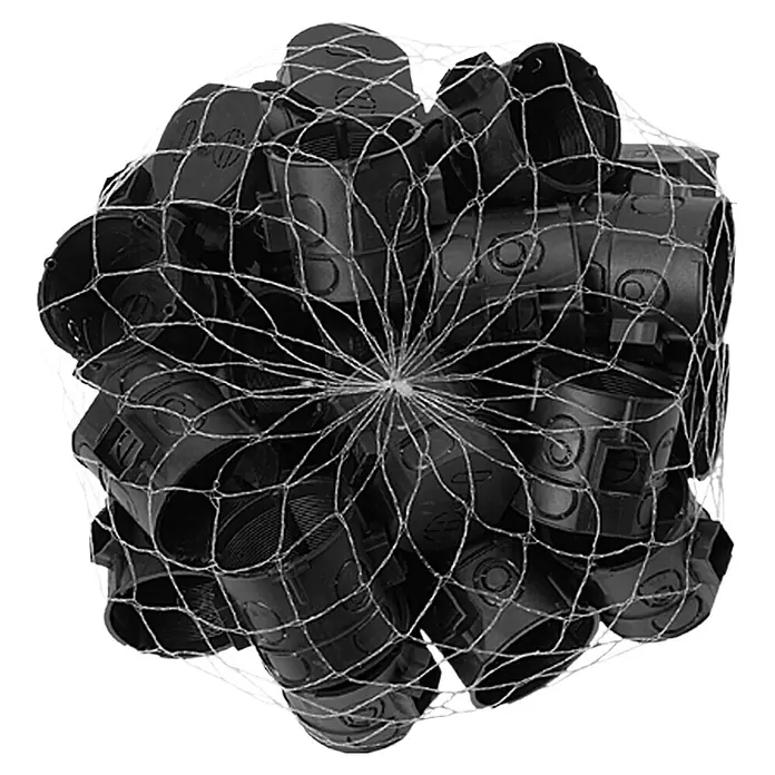 Kombischalterdose Tief - 60 x 60 mm, 1-fach, Schwarz, 25 Stk. - Eine Tüte mit schwarzen Elektrodosen, die von einem Netz umschlossen sind. Zum einfachen Transport und zur Lagerung von Installationsmaterial.