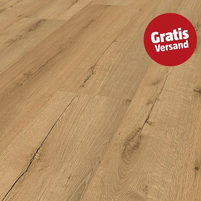 Vinylboden Rigid - Eiche Selfoss, Landhausdiele, 1.220 x 229 x 5,5 mm - Hellbrauner Laminatboden mit natürlicher Holzmaserung und leichten Astmerkmalen, mit einem roten Etikett 'Gratis Versand'.