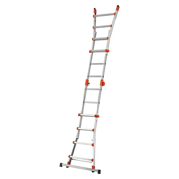 Gierre Mehrzweckleiter 4 + 4 - Anzahl Tritte: 16 Stk., Arbeitshöhe: 4,7 m, Belastbarkeit: 150 kg, Aluminium - Vielseitige silberne Aluminium-Mehrzweckleiter mit orangefarbenen Gelenken, ausgeklappt dargestellt.