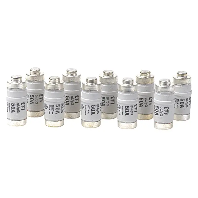 Neozed-Sicherung - 50 A, 400 V, D02, E18, 10 Stk. - Eine Gruppe von ETI gL/gG 50A Sicherungen, zylindrisch mit metallischen Endkappen, für zuverlässigen Schutz in elektrischen Systemen.