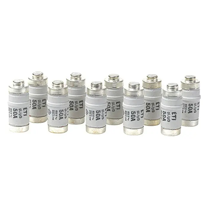 Neozed-Sicherung - 50 A, 400 V, D02, E18, 10 Stk. - Eine Gruppe von ETI gL/gG 50A Sicherungen, zylindrisch mit metallischen Endkappen, für zuverlässigen Schutz in elektrischen Systemen.