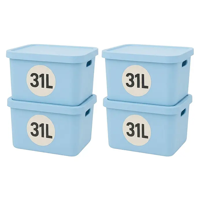 Plastard Aufbewahrungsbox-Set 4er-Set 31 Liter in Blau mit Deckel – Stapelboxen, Lagerboxen - L x B x H: 45,5 x 33,5 x 25 cm, Kunststoff, Blau, 4 Stk. - Vier hellblaue Kunststoff-Aufbewahrungsboxen mit Deckel, je mit '31L' beschriftet und Griffen an den Seiten, in zwei Paaren gestapelt.
