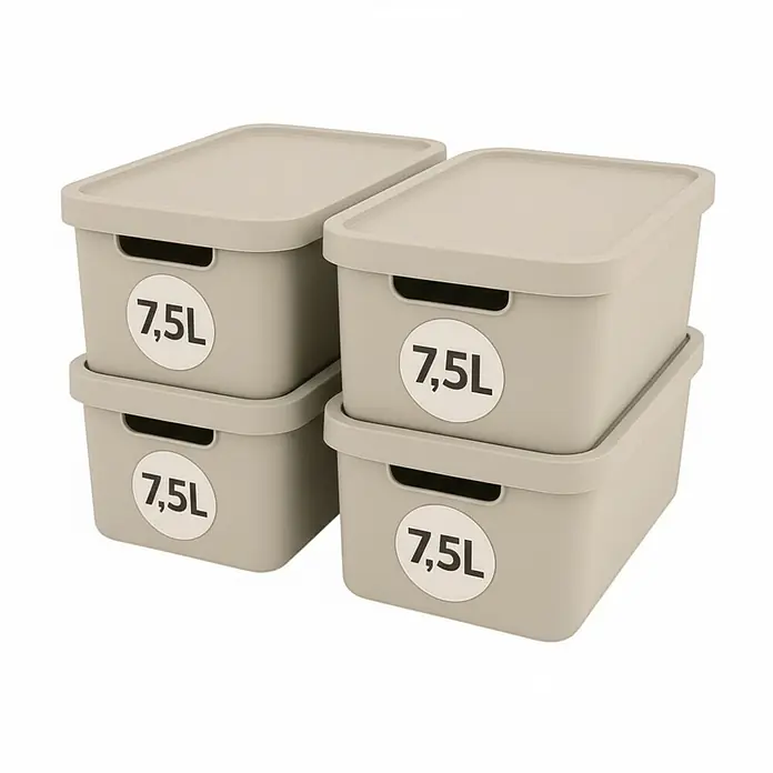 Plastard Aufbewahrungsbox-Set 4er-Set 7,5 Liter in Beige mit Deckel – Stapelboxen, Lagerboxen - L x B x H: 32 x 22 x 15 cm, Kunststoff, Beige, 4 Stk. - Vier stapelbare beigefarbene Aufbewahrungsboxen mit Deckeln und Griffen, jeweils mit „7,5L“ beschriftet.