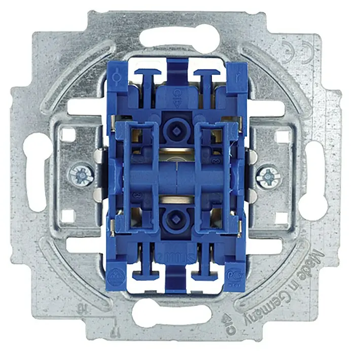 Busch-Jaeger Serienschalter-Einsatz 2000/5 US - 10 A, Unterputzmontage - Nahaufnahme eines Busch-Jaeger Wechselschalters mit blauem Einsatz, ideal für Elektroinstallationen. Solide Bauweise, Made in Germany.