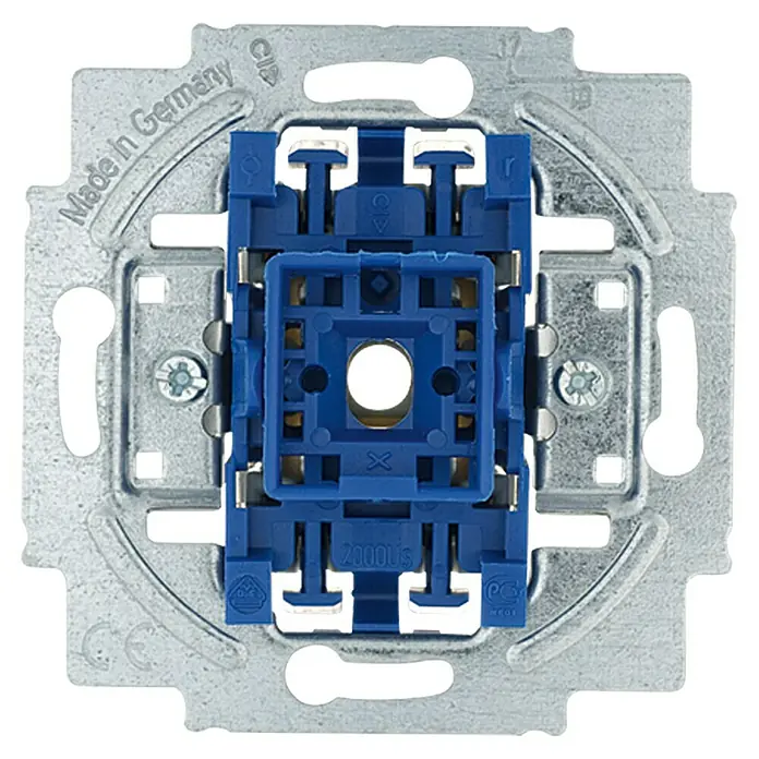 Busch-Jaeger Kreuzschalter-Einsatz 2000/7 US - 10 A, Unterputzmontage - Nahaufnahme eines Kippschalters, hergestellt in Deutschland, mit einer blauen Mechanik und einer robusten Metallhalterung für die Installation.