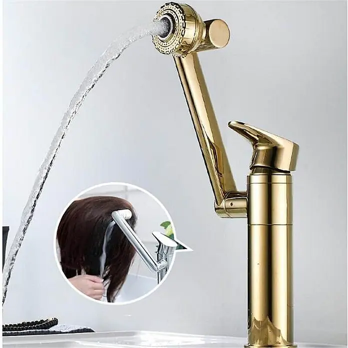 Hudor Waschtischarmatur 6959 - Hochglänzend - Polierte goldene Gelenkarmatur mit ausziehbarem Brausekopf, verlängert und Wasser sprühend. Einsatz zeigt Haarewaschen.