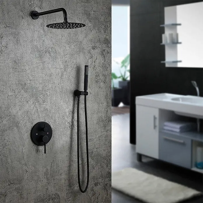 Hudor Duschsystem Céphise SC86 -  - Mattschwarzes Duschsystem mit Regenbrause, Handbrause und Mischbatterie, an einer Betonwand montiert.