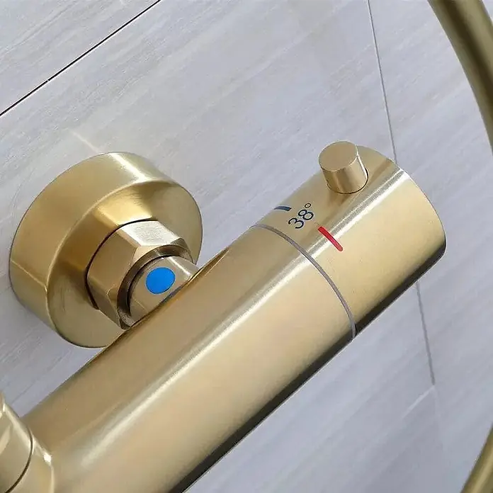 Hudor Duschsystem Scamandre SC418 Thermostat -  - Goldfarbener Thermostat-Duschmischer mit 38°C Temperaturregelung und blauem Kaltwasseranzeiger.