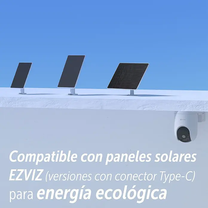 EZVIZ Cámara de vigilancia HB8 - Blanco, Ángulo de detección: 360 °, Alcance de detección: 15 m - Cámara de seguridad EZVIZ con tres paneles solares en un tejado, destacando la compatibilidad con energía ecológica.
