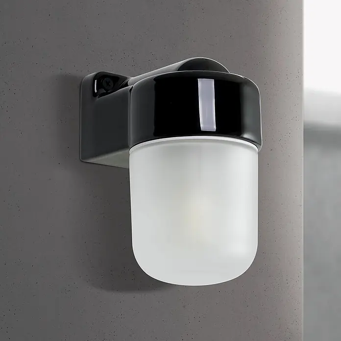 Orion Leuchten Wandleuchte - 40 W, L x B x H: 11,2 x 8,5 x 14,6 cm, E27 - Schwarze Wandleuchte mit zylindrischem Schirm aus Milchglas.
