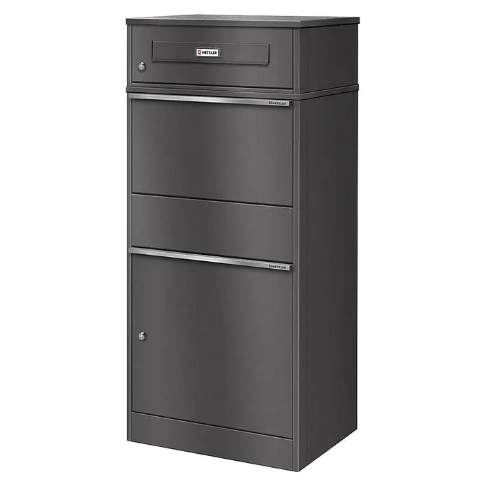 Metzler Paketbox BRFK BISPO RE - L x B x H: 37,4 x 50,3 x 112,9 cm, Eisenglimmer, Stahl, Paketfach - Dunkelgrauer Metall-Paketkasten mit mehreren Fächern, Briefschlitz und abschließbaren Türen, mit Metzler-Branding.