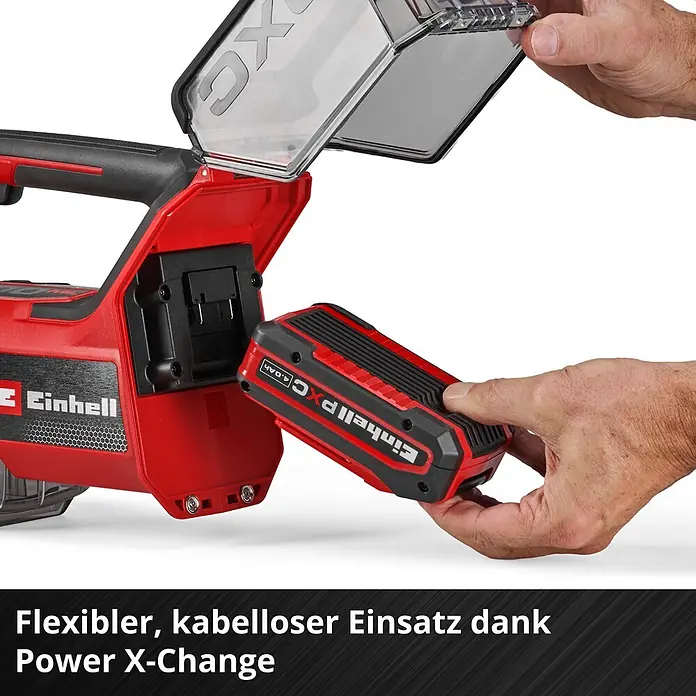 Einhell PXC 18V Akku-Waschsauger TE-SCL 18/200 Li-Solo - 18 V, Ohne Akku, Behältervolumen: 0,2 l - Rotes Einhell-Werkzeug: Eine Hand setzt einen PXC 4.0Ah Akku ein, was den flexiblen kabellosen Einsatz des Power X-Change Systems zeigt.