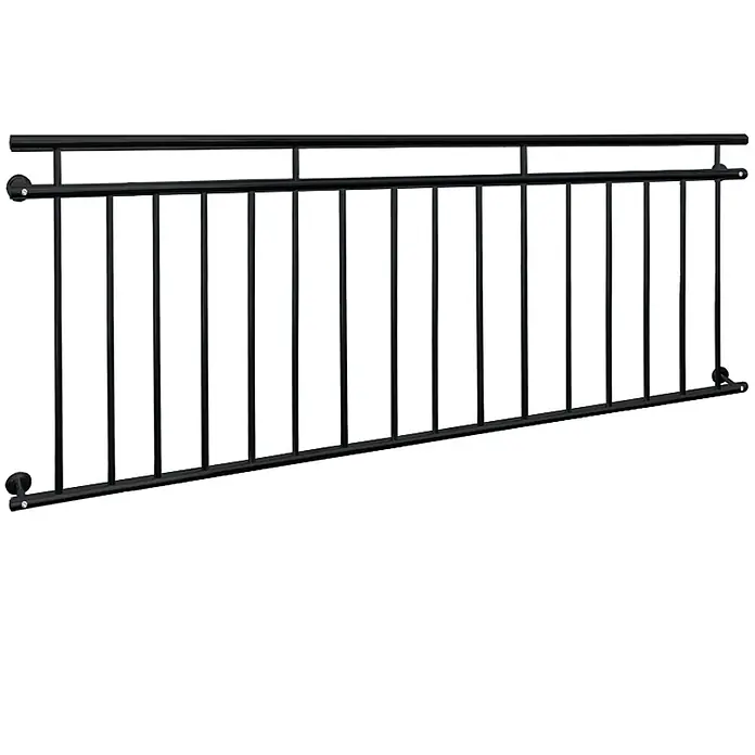 Französischer Balkon 90 x 225 cm Schwarz matt Stahl pulverbeschichtet -  - Schwarzes Metall-Balkongeländer mit vertikalen Stäben und schrägem Unterholm, für eine geneigte Montage.