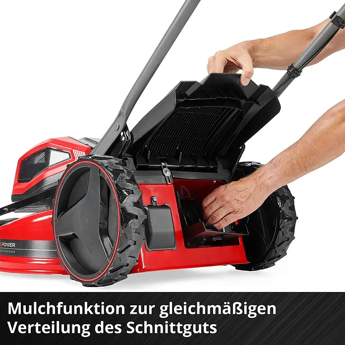 Einhell Professional PXC 18V Akku-Rasenmäher GP-CM 36/52 S Li BL - 36 V, 4 Akkus, 5,2 Ah, Schnittbreite: 52 cm - Roter und schwarzer Rasenmäher, Hände stellen die Mulchfunktion ein.