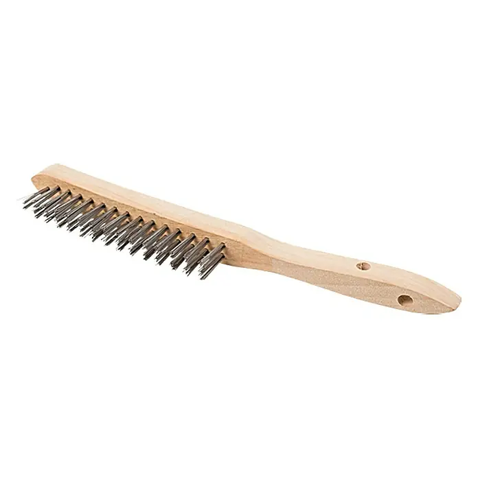 BAUHAUS Drahtbürste - Anzahl Reihen: 2 Stk. - Nahaufnahme einer Drahtbürste mit Holzgriff. Das Werkzeug eignet sich gut zum Reinigen von Oberflächen und Entfernen von Rost.
