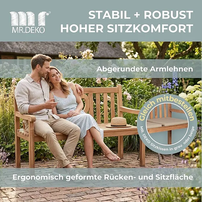 Bene Living Gartenbank Herz - Teakholz, Natur - Eine helle Holzgartenbank mit abgerundeten Armlehnen und optionalen Kissen, in einem Garten mit einem sitzenden Paar. Fördert Stabilität, Komfort und ergonomisches Design.