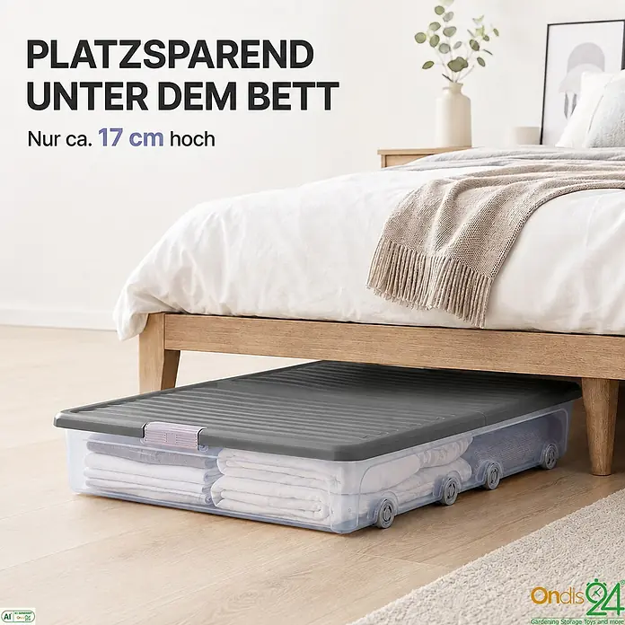 Ondis24 Unterbettbox - L x B x H: 79 x 58 x 17 cm, Kunststoff - Transparente Unterbett-Aufbewahrungsbox mit dunkelgrauem Deckel und Rollen, gefüllt mit Kleidung, unter einem Holzbett. Platzsparend, nur 17 cm hoch.