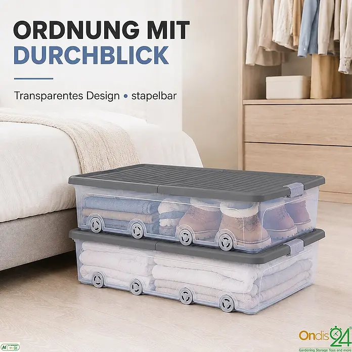 Ondis24 Unterbettbox - L x B x H: 79 x 58 x 17 cm, Kunststoff - Zwei durchsichtige Unterbett-Aufbewahrungsboxen mit grauen Deckeln und Rollen, gestapelt, gefüllt mit Kleidung und Schuhen.