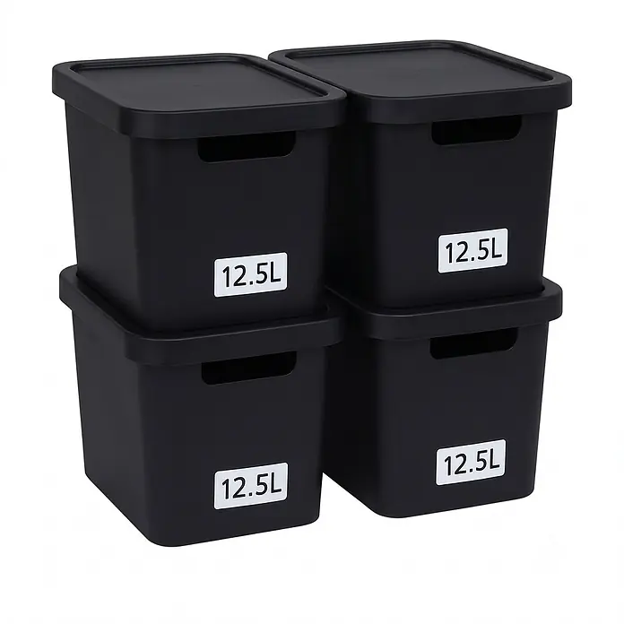 Plastard Aufbewahrungsbox-Set 4er-Set 12,5 Liter in Schwarz mit Deckel – Stapelboxen, Lagerboxen - L x B x H: 32 x 22 x 24 cm, Kunststoff, Schwarz, 4 Stk. - Vier schwarze 12,5L Aufbewahrungsboxen mit Deckeln, in zwei Paaren gestapelt.