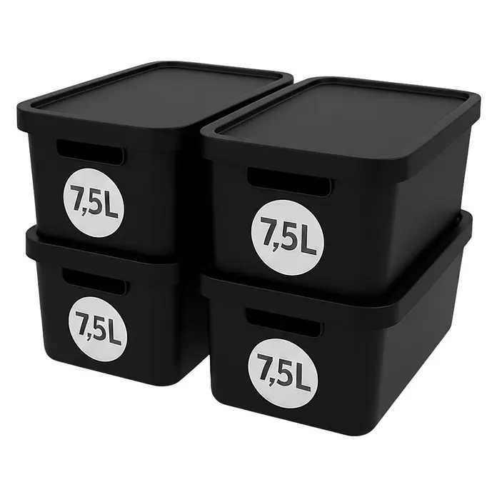 Plastard Aufbewahrungsbox-Set 4er-Set 7,5 Liter in Schwarz mit Deckel – Stapelboxen, Lagerboxen - L x B x H: 32 x 22 x 15 cm, Kunststoff, Schwarz, 4 Stk. - Satz von vier schwarzen Kunststoff-Aufbewahrungsboxen mit Deckel, je 7,5L Fassungsvermögen. Sie sind gestapelt und haben integrierte Griffe.