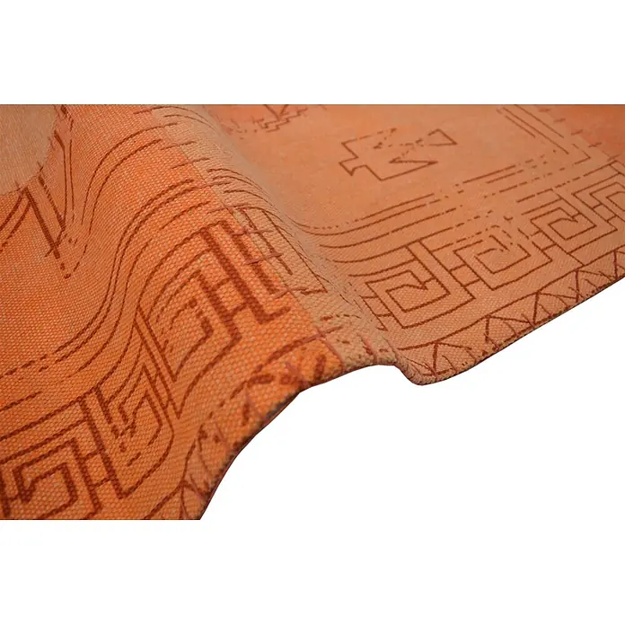 Kayoom Flachgewebeteppich Lyrical 210 - Multi/Orange, 170 x 120 cm, 100 % Baumwolle - Gefaltetes orangefarbenes gewebtes Textil mit detailliertem dunklem geometrischem Muster.