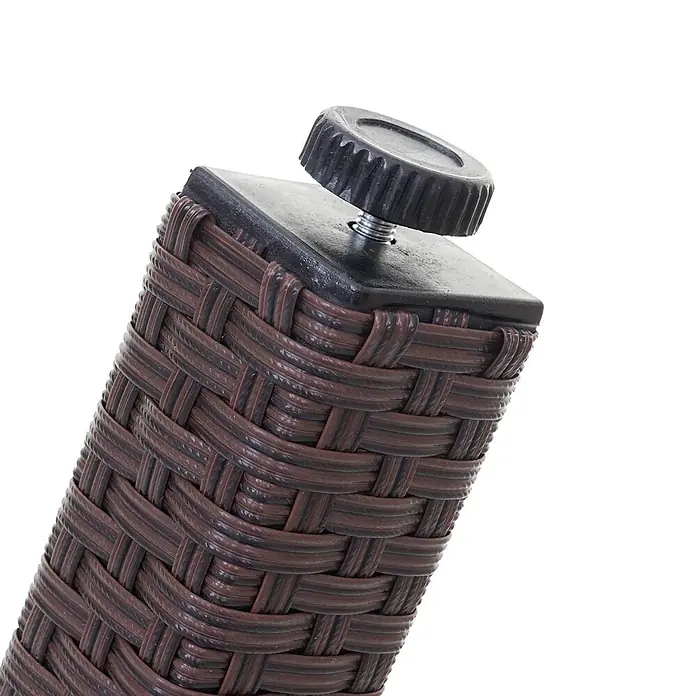 Mendler Poly-Rattan-Garnitur Halden - braun, Kissen Creme -  - Braunes geflochtenes Rattan-Möbelbein mit verstellbarem schwarzem Nivellierfuß aus Kunststoff.