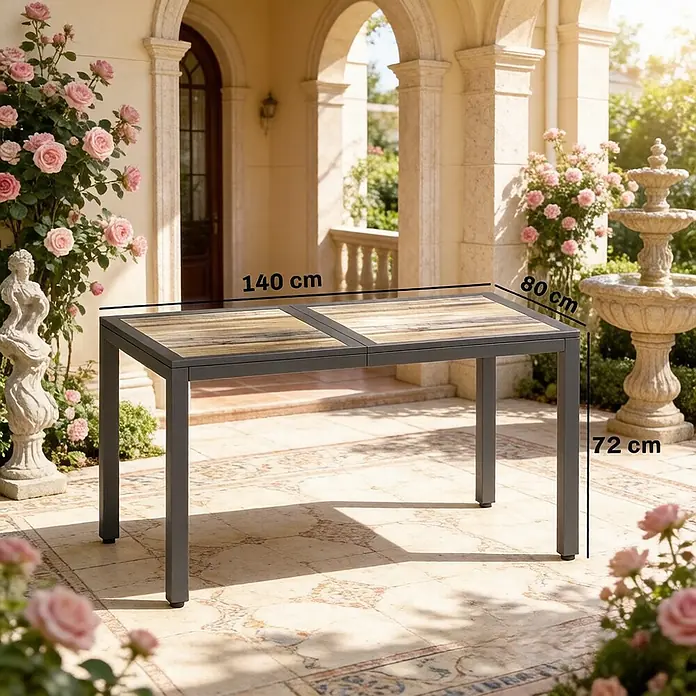 SONNENH Gartentisch - L x B x H: 140 x 80 x 72 cm, Stahl, Rund, Dunkelgrau - Rechteckiger Gartentisch mit Holzplatte und grauem Gestell auf einer Terrasse. Maße: 140x80x72 cm (LxBxH).