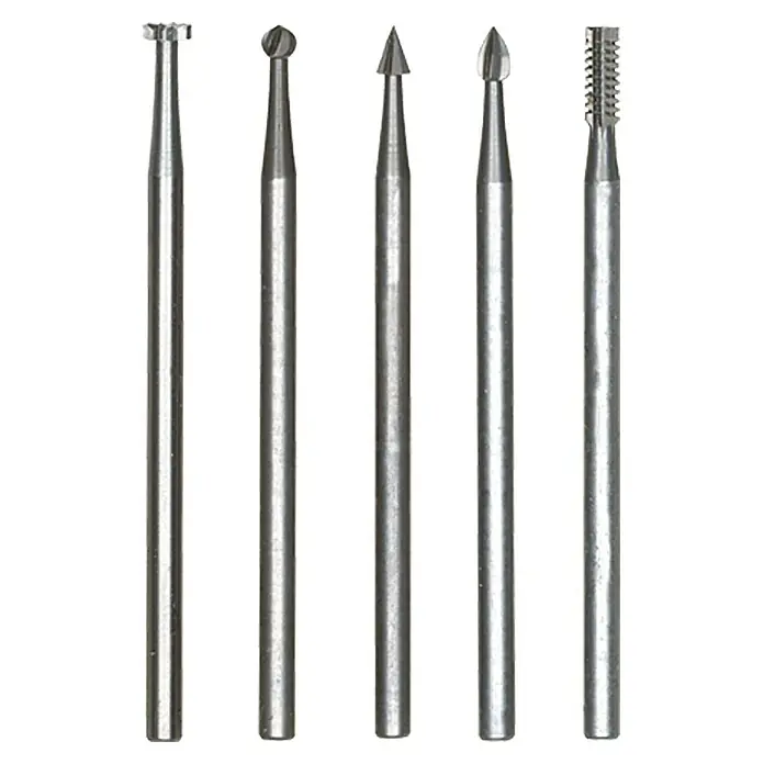 Proxxon Juego de fresas de precisión N.º 28710 - 5 ud. - Un primer plano de varias brocas de metal para un taladro, con diferentes formas y texturas.