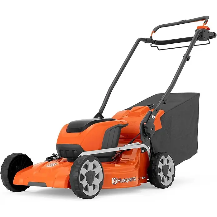 Husqvarna Akku-Rasenmäher LC251iS (ohne Akku) - 36 V, Ohne Akku, Schnittbreite: 510 mm - Orange-schwarzer Husqvarna Elektromäher mit grauem Grasfangkorb und ergonomischem Griff.
