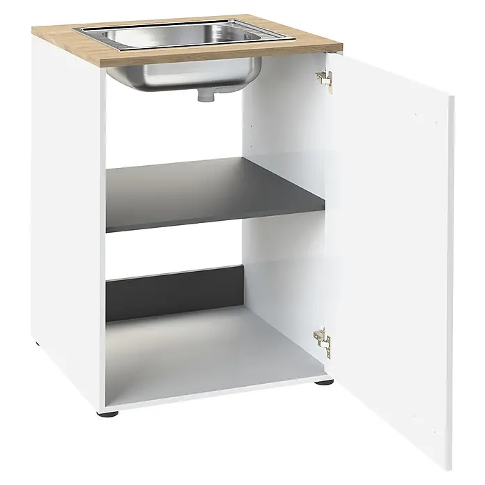 Schildmeyer Solea Spülenunterschrank - L x B x H: 60 x 67,1 x 95,8 cm, Weiß/Eiche - Weißer Küchenspülunterschrank mit heller Holzoptik-Arbeitsplatte, Edelstahlspüle und offener Tür, die ein Innenregal zeigt.