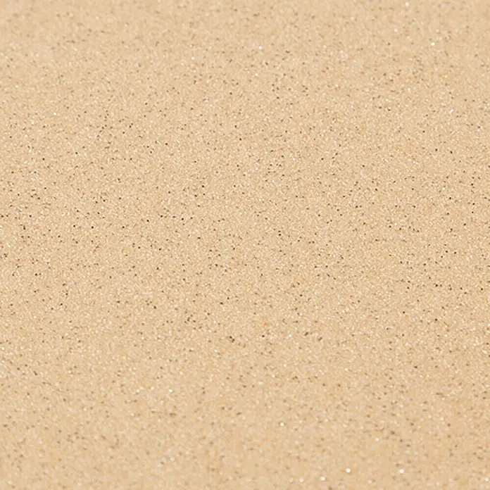 BAUHAUS Schleifpapier Standard - Körnung: 120 - Nahaufnahme von hellem, feinem Sand, ideal für Hintergründe und Texturen, die Natürlichkeit und Wärme ausstrahlen.