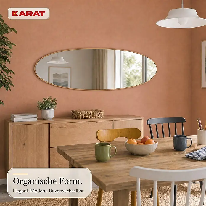 Floordirekt Wandspiegel Nina - 65,1 x 150,1 cm - Ein ovaler Spiegel mit Holzrahmen hängt über einem Holzsideboard im Esszimmer.