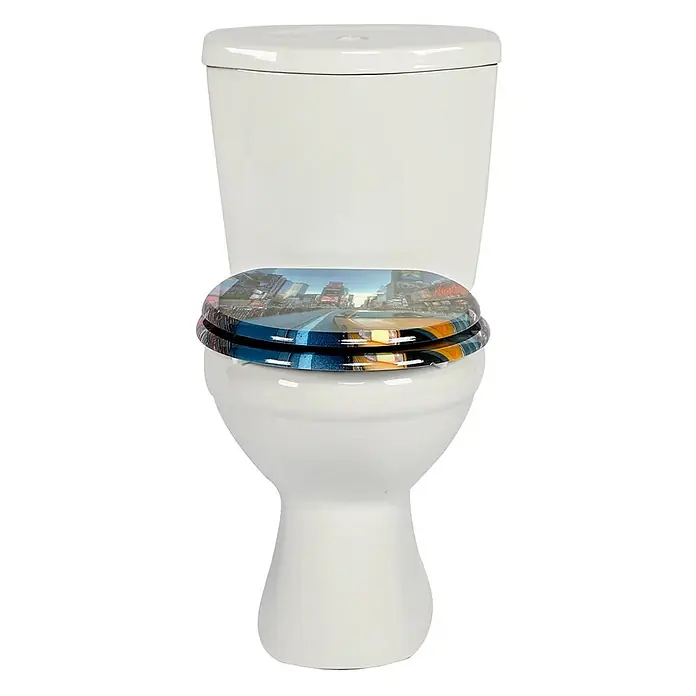 SAINOS WC-Sitz MDF WC-Sitz, Universal-O-Form, Absenkautomatik, Unten - MDF, Mehrfarbig, Mit Absenkautomatik - Weiße Keramiktoilette mit einem dekorativen Toilettensitz mit lebendigem Stadtbild, inklusive gelber Taxis und Hochhäusern.
