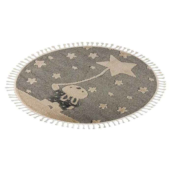 Kayoom Kinderteppich Modena 418 - Grau, Durchmesser: 133 cm, 100 % Polypropylen - Ein ovaler Teppich in Grau und Creme mit Fransen, der einen Mond, Sterne und eine Snoopy-ähnliche Figur zeigt.