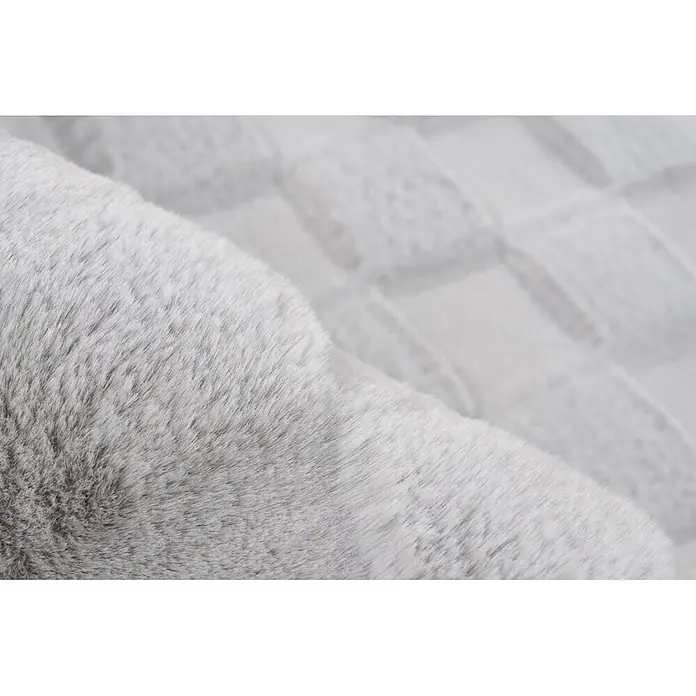 Kayoom Hochflorteppich Botany 625 - Silber, 150 x 80 cm, 100 % Polyester - Weicher, plüschiger Kunstpelzstoff in Grau mit flauschiger Textur.