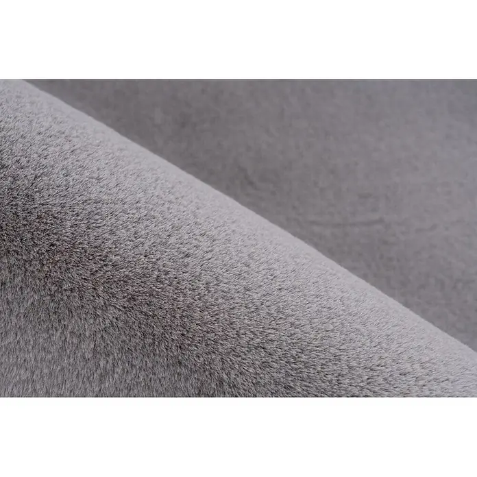 Kayoom Fellteppich Cross 425 - Silber, 170 x 120 cm, 100 % Polyester - Gefalteter grauer Kunstpelzstoff mit weicher, plüschiger Textur.