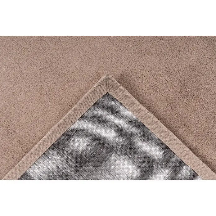 Kayoom Fellteppich Cross 425 - Taupe, 170 x 120 cm, 100 % Polyester - Hellbrauner flauschiger Teppich, Ecke umgeschlagen, um gewebte Rückseite zu zeigen.