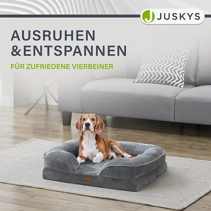 Juskys Haustierbett - 72 x 60 x 17 cm, Textil, Grau - Graues JUSKYS Hundebett mit einem Beagle, der darauf in einem Wohnzimmer ruht.