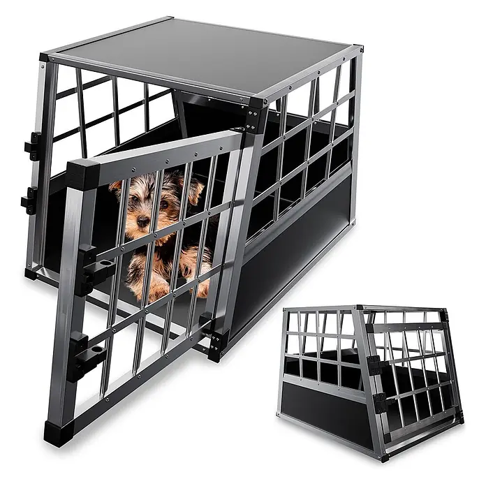 Juskys Transportbox - 69 x 54 x 51 cm, Aluminium, Schwarz / Silber - Robuste Hundebox aus Aluminium und schwarzen Platten, mit offener Tür und kleinem Hund darin.