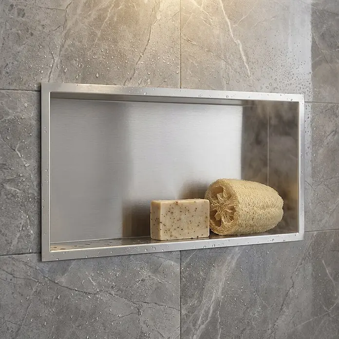 GME Hornacina - An x Al: 60 x 30 cm, Acero cepillado, Acero inoxidable - Nicho de ducha de acero inoxidable cepillado en pared de azulejos grises, con jabón y luffa.