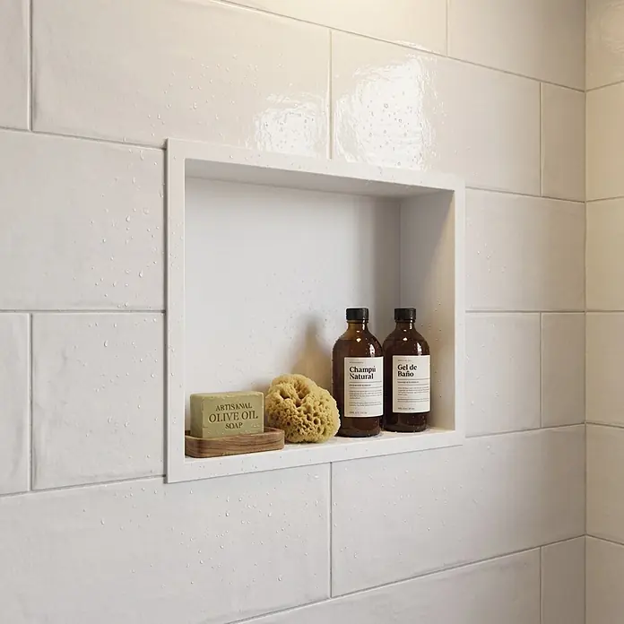 GME Hornacina - An x Al: 30 x 30 cm, Blanco, Acero inoxidable - Nicho de ducha con jabón artesanal de aceite de oliva en bandeja de madera, una esponja natural y dos botellas ámbar de champú y gel de baño.
