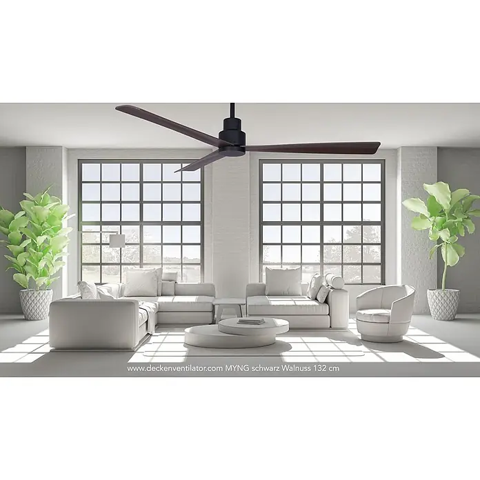 Vam Deckenventilator Vam DC Deckenventilator MYNG Schwarz 132 cm - Schwarz mit dunklen Walnussflügeln, 1.320 mm, 36 W - Großer schwarzer Deckenventilator mit dunkelbraunen Walnussflügeln, 132 cm, in einem modernen Wohnzimmer.