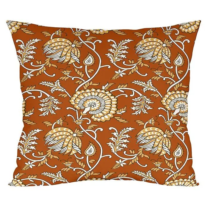 Cojín Flor India - Natural, 45 x 45 cm, 1 ud. - Cojín cuadrado con patrón floral ornamentado en blanco, amarillo y verde sobre fondo marrón óxido.