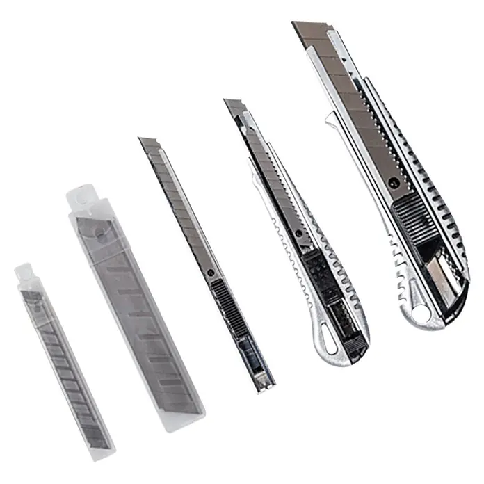 Wisent Messer-Set MA 300 - 5 -tlg., Klingenbreite: 9 cm - 18 cm - Verschiedene Cuttermesser in unterschiedlichen Größen, einige mit Schutzhülle, die einen präzisen und sicheren Schnitt ermöglichen.