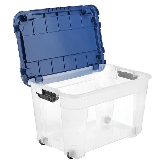 Aufbewahrungsbox 4UP - L x B x H: 59 x 39 x 36 cm, Transparent, Blau, Kunststoff - Klare Plastik-Aufbewahrungsbox mit blauem, teilweise geöffnetem Deckel und Rollen.